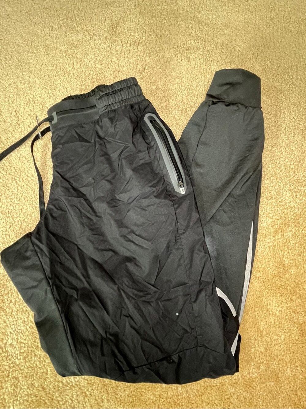 On Running Womens Running Pants Size M Black Lightweight Track Joggers Zippers